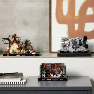  Descoperă LEGO's new Star Wars Death Star Trash Compactor, Trench Run, and Dagobah Jedi Training Diorama sets.