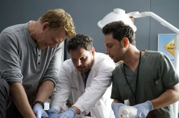 Ang Grey's Anatomy ay ginawa ni Alex Karev at ng kanyang mga tagahanga na marumi